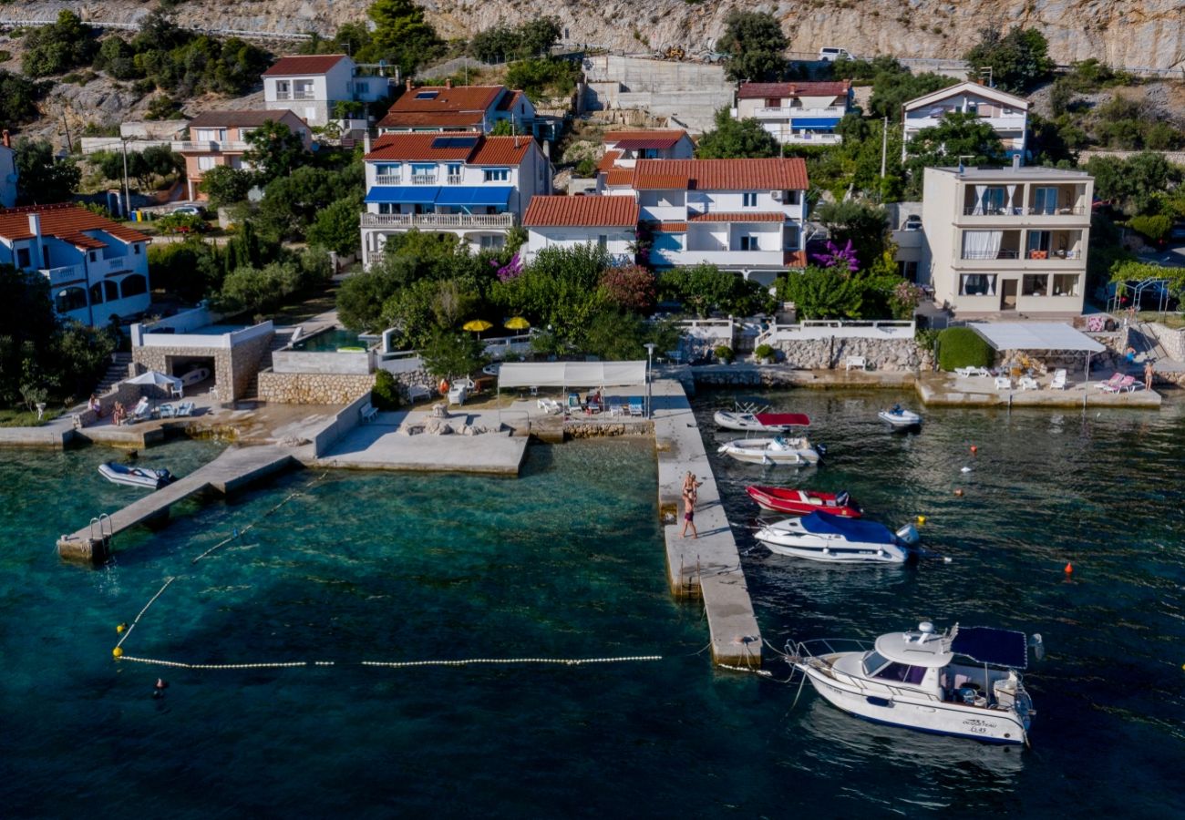 Ferienwohnung in Supetarska Draga - Ferienwohnung in Supetarska Draga mit Meerblick, Balkon, Klimaanlage, W-LAN (4551-1)