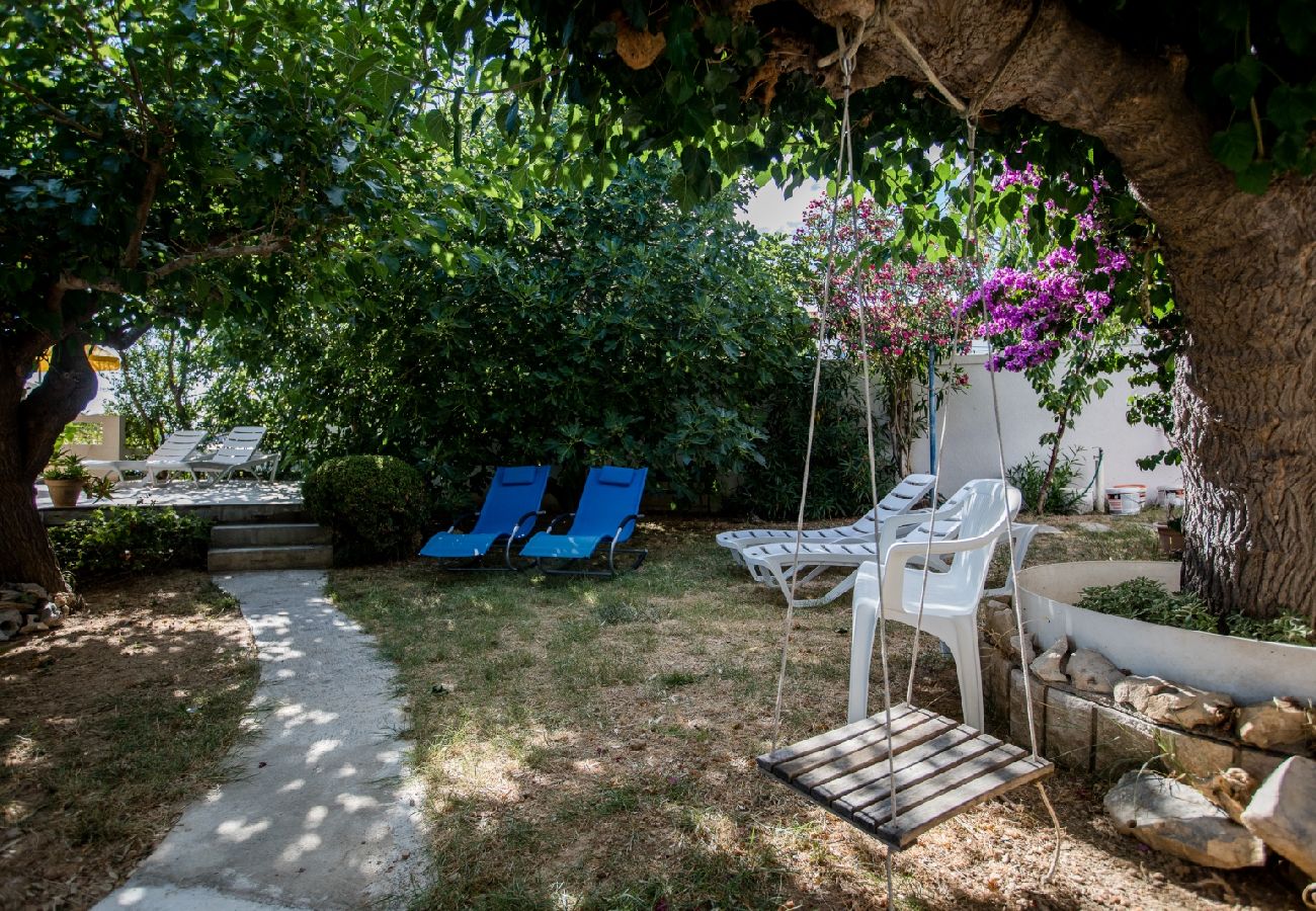 Ferienwohnung in Supetarska Draga - Ferienwohnung in Supetarska Draga mit Meerblick, Balkon, Klimaanlage, W-LAN (4551-1)