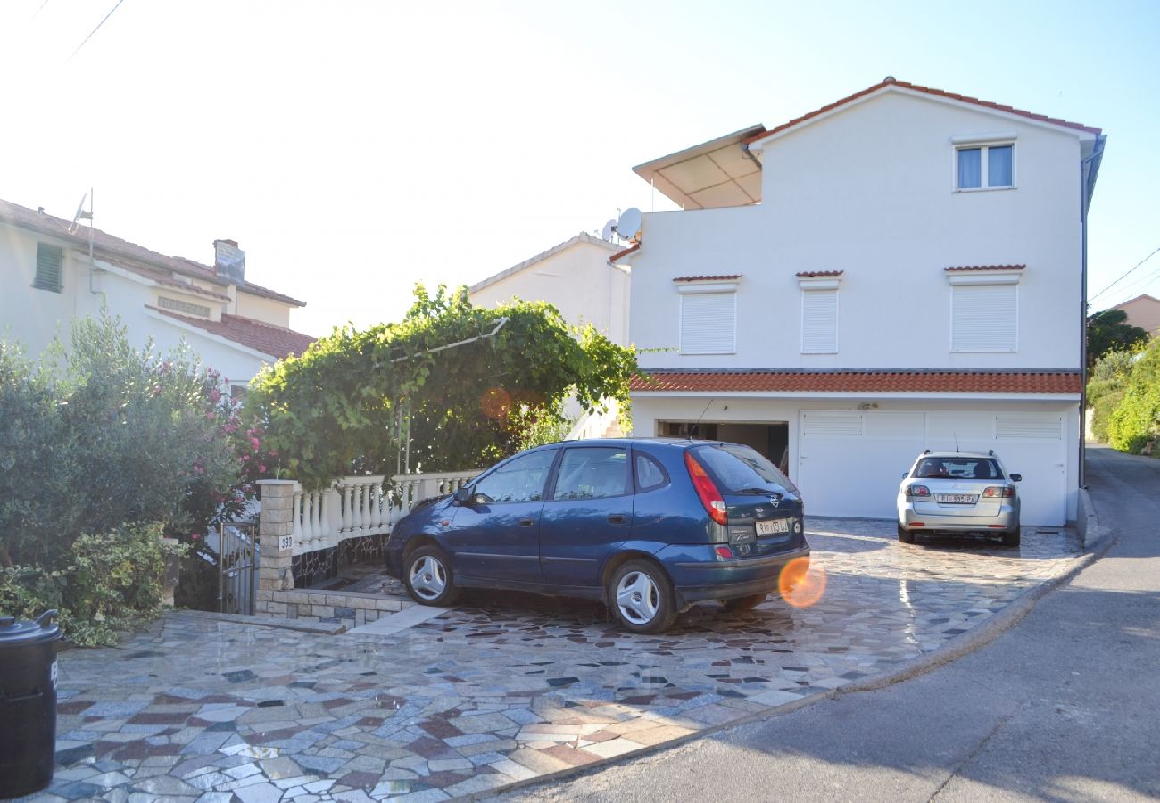 Ferienwohnung in Supetarska Draga - Ferienwohnung in Supetarska Draga mit Meerblick, Balkon, Klimaanlage, W-LAN (4551-1)