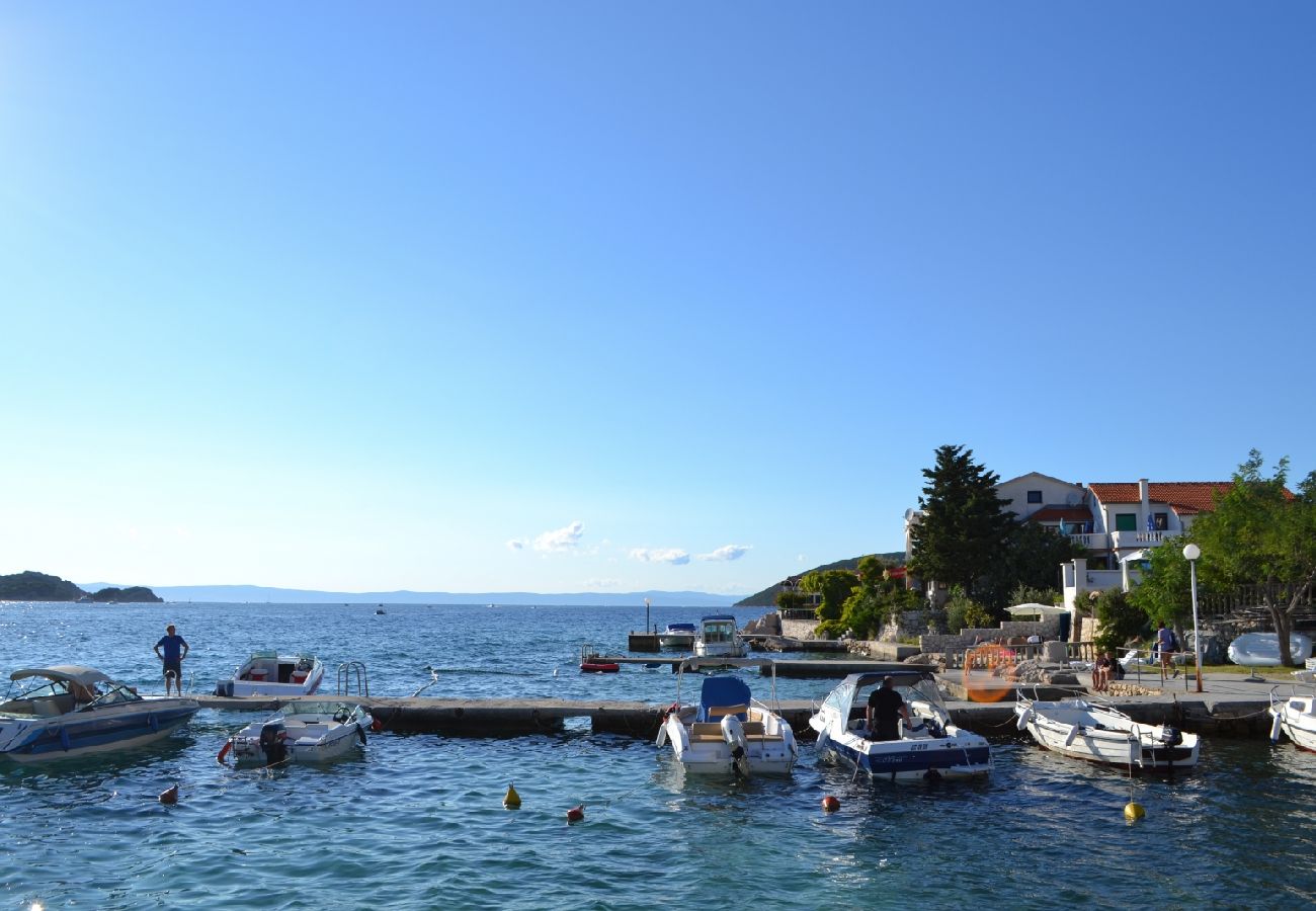 Ferienwohnung in Supetarska Draga - Ferienwohnung in Supetarska Draga mit Meerblick, Balkon, Klimaanlage, W-LAN (4551-1)