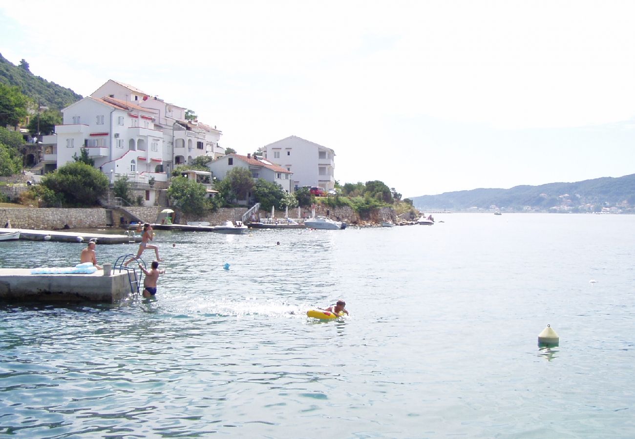 Ferienwohnung in Supetarska Draga - Ferienwohnung in Supetarska Draga mit Meerblick, Balkon, Klimaanlage, W-LAN (4551-1)