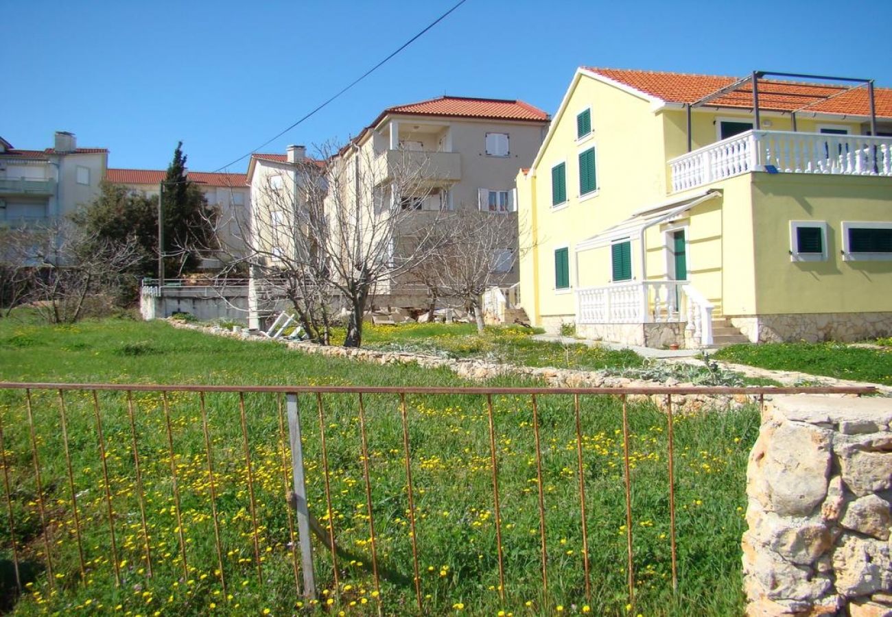 Ferienwohnung in Ždrelac - Ferienwohnung in Ždrelac mit Meerblick, Balkon, Klimaanlage, W-LAN (4561-1)