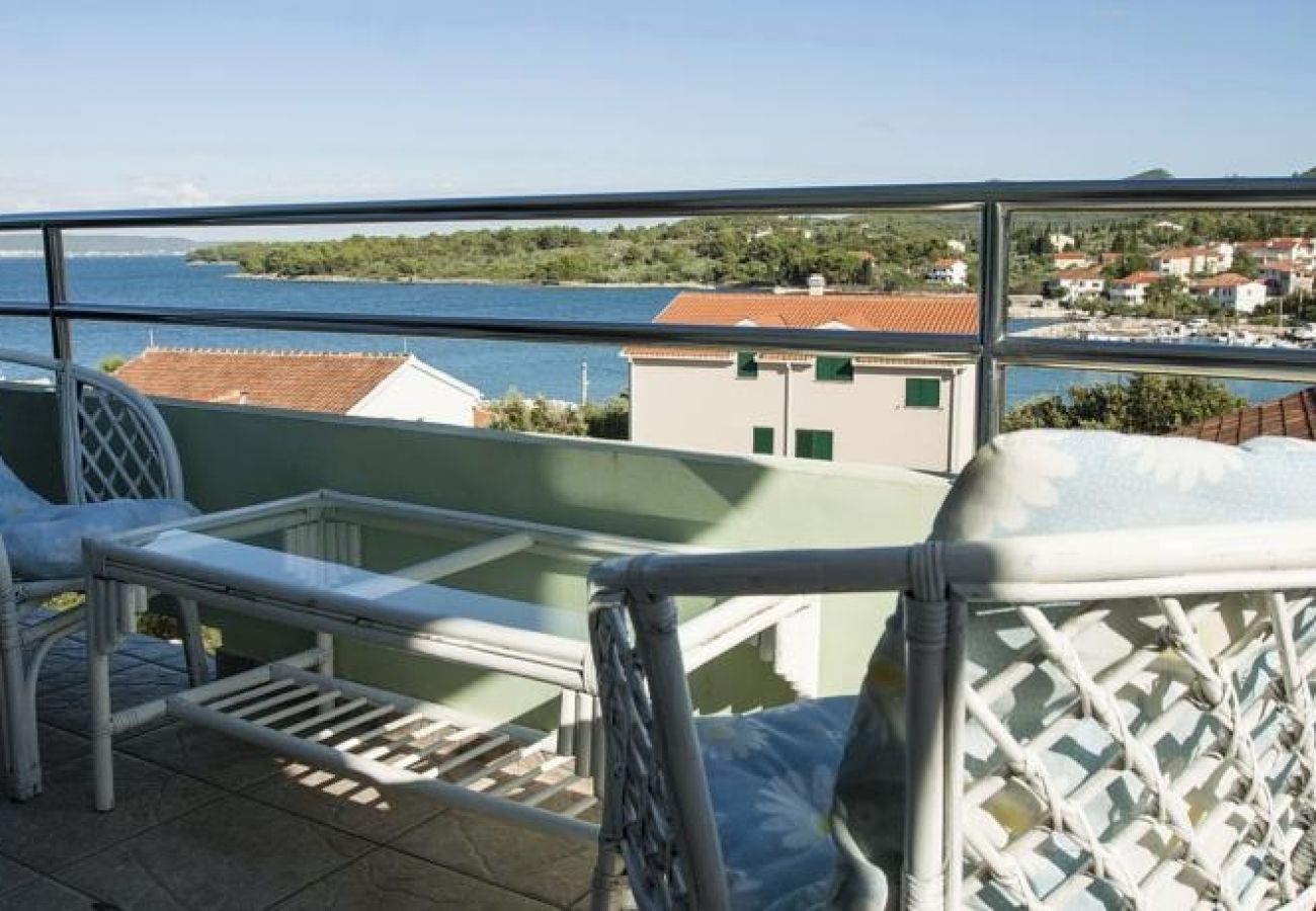 Ferienwohnung in Ždrelac - Ferienwohnung in Ždrelac mit Meerblick, Loggia, Klimaanlage, W-LAN (4565-1)