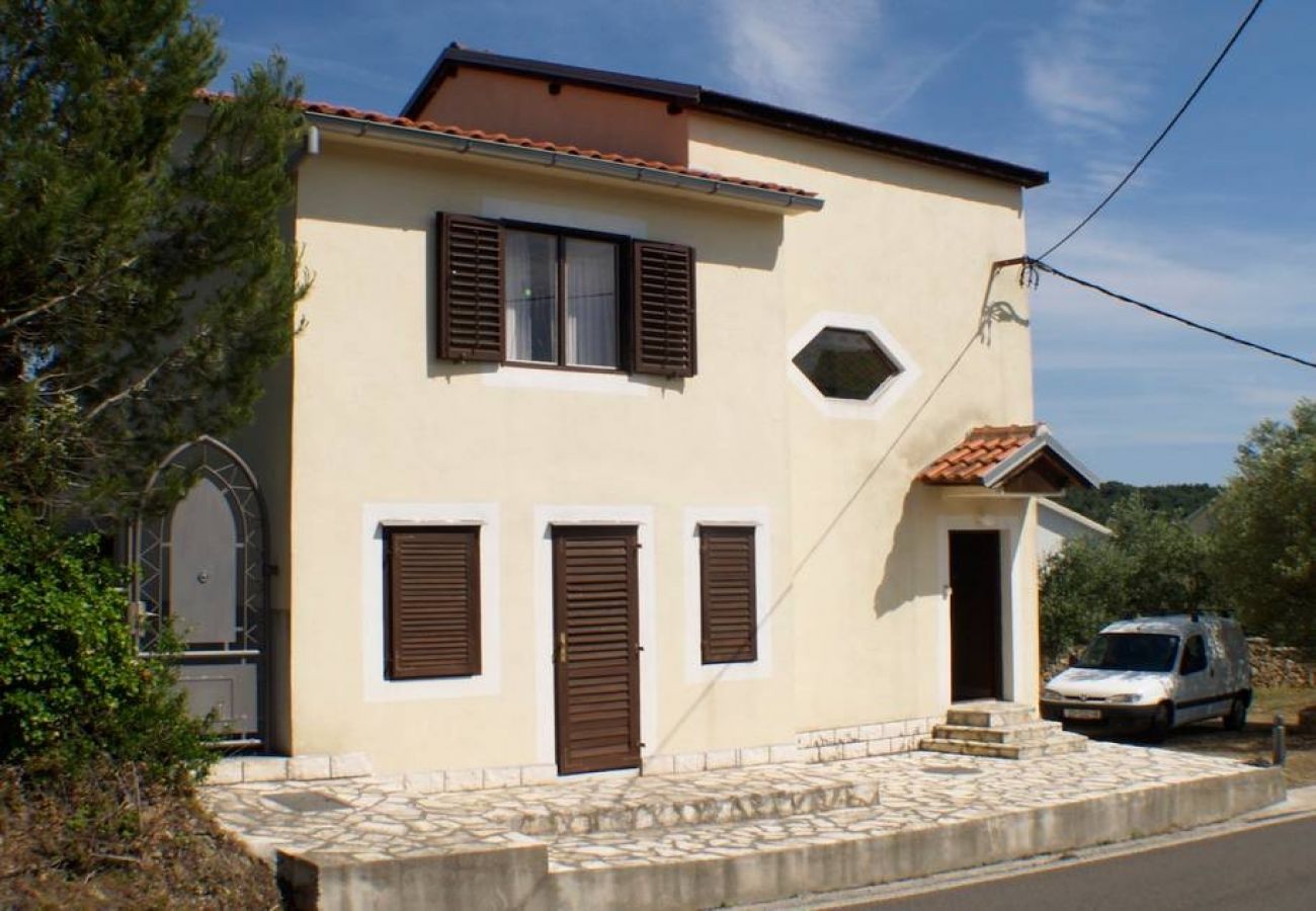 Ferienhaus in Kukljica - Ferienhaus in Kukljica mit Meerblick, Terrasse, Klimaanlage, W-LAN (4572-1)