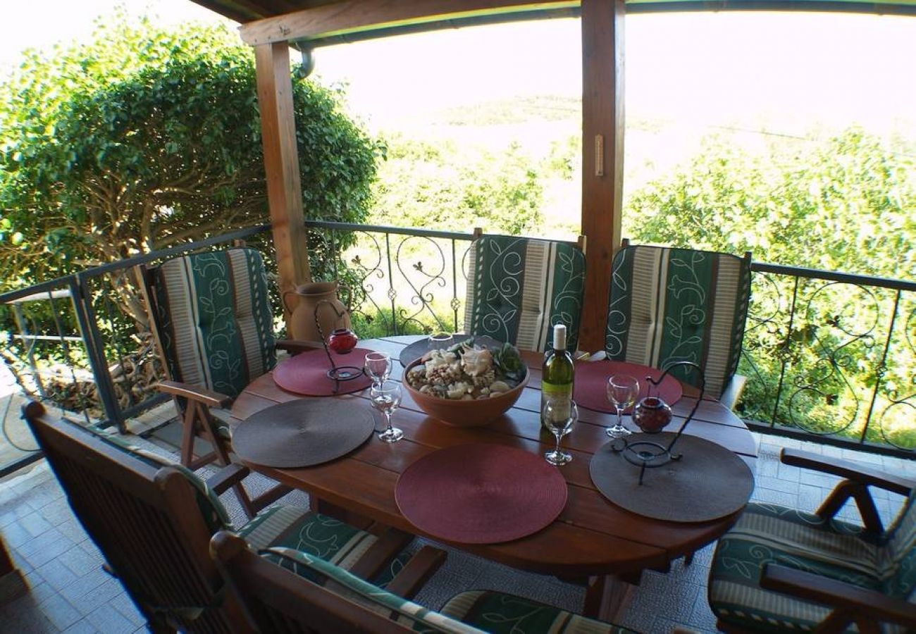 Ferienhaus in Kukljica - Ferienhaus in Kukljica mit Meerblick, Terrasse, Klimaanlage, W-LAN (4572-1)