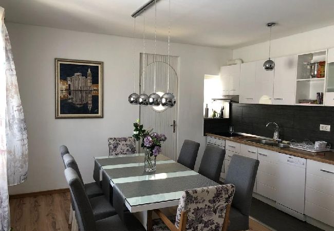 Ferienhaus in Zadar - Ferienhaus in Zadar mit Balkon, Klimaanlage, W-LAN, Waschmaschine (4576-1) Ferienhaus in Zadar - Ferienhaus in Zadar mit Balkon, Klimaanlage, W-LAN, Waschmaschine (4576-1)