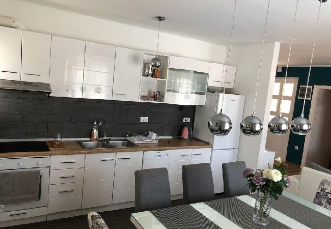 Ferienhaus in Zadar - Ferienhaus in Zadar mit Balkon, Klimaanlage, W-LAN, Waschmaschine (4576-1) Ferienhaus in Zadar - Ferienhaus in Zadar mit Balkon, Klimaanlage, W-LAN, Waschmaschine (4576-1)