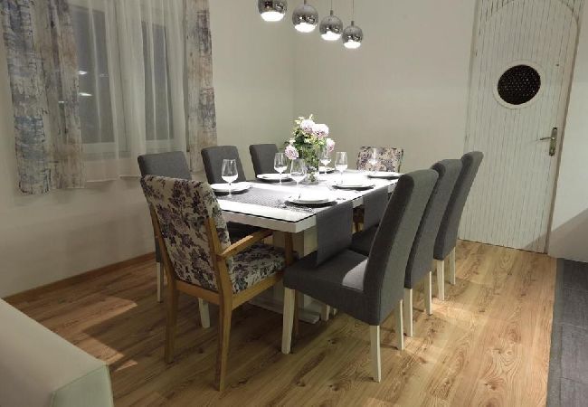 Ferienhaus in Zadar - Ferienhaus in Zadar mit Balkon, Klimaanlage, W-LAN, Waschmaschine (4576-1) Ferienhaus in Zadar - Ferienhaus in Zadar mit Balkon, Klimaanlage, W-LAN, Waschmaschine (4576-1)