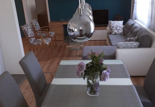 Ferienhaus in Zadar - Ferienhaus in Zadar mit Balkon, Klimaanlage, W-LAN, Waschmaschine (4576-1) Ferienhaus in Zadar - Ferienhaus in Zadar mit Balkon, Klimaanlage, W-LAN, Waschmaschine (4576-1)