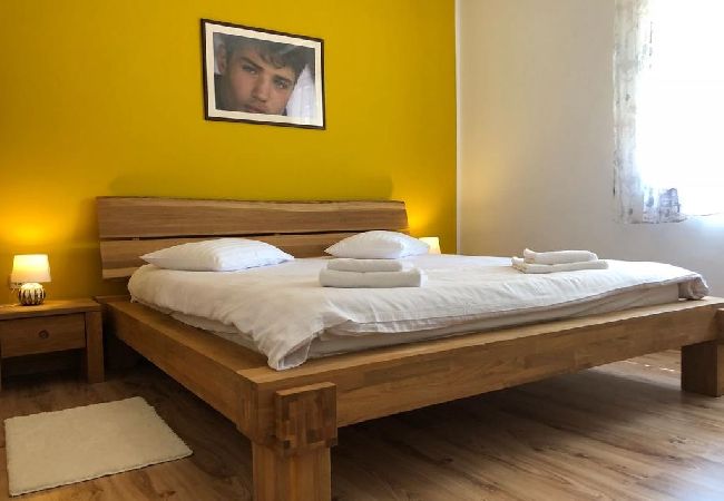 Ferienhaus in Zadar - Ferienhaus in Zadar mit Balkon, Klimaanlage, W-LAN, Waschmaschine (4576-1) Ferienhaus in Zadar - Ferienhaus in Zadar mit Balkon, Klimaanlage, W-LAN, Waschmaschine (4576-1)