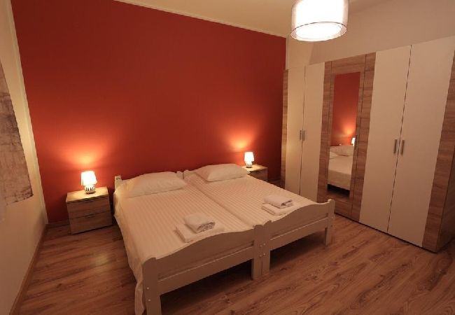 Ferienhaus in Zadar - Ferienhaus in Zadar mit Balkon, Klimaanlage, W-LAN, Waschmaschine (4576-1) Ferienhaus in Zadar - Ferienhaus in Zadar mit Balkon, Klimaanlage, W-LAN, Waschmaschine (4576-1)