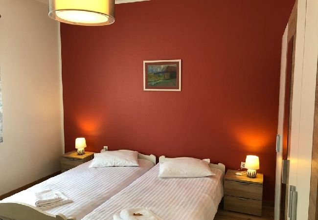 Ferienhaus in Zadar - Ferienhaus in Zadar mit Balkon, Klimaanlage, W-LAN, Waschmaschine (4576-1) Ferienhaus in Zadar - Ferienhaus in Zadar mit Balkon, Klimaanlage, W-LAN, Waschmaschine (4576-1)