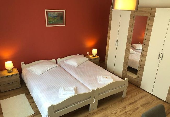 Ferienhaus in Zadar - Ferienhaus in Zadar mit Balkon, Klimaanlage, W-LAN, Waschmaschine (4576-1) Ferienhaus in Zadar - Ferienhaus in Zadar mit Balkon, Klimaanlage, W-LAN, Waschmaschine (4576-1)