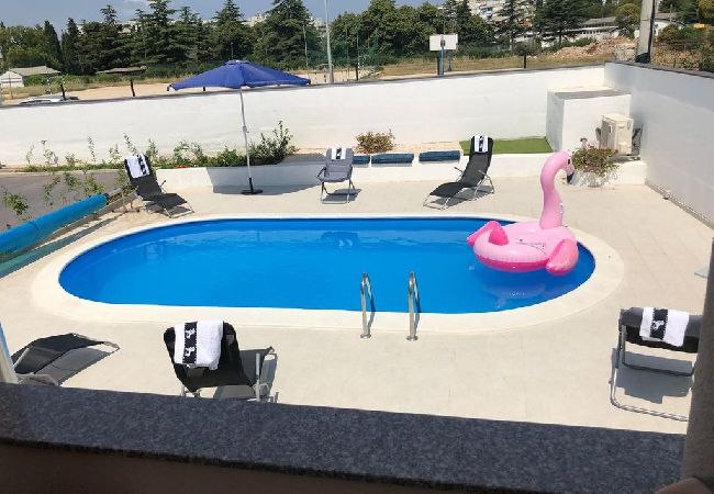 Ferienhaus in Zadar - Ferienhaus in Zadar mit Balkon, Klimaanlage, W-LAN, Waschmaschine (4576-1) Ferienhaus in Zadar - Ferienhaus in Zadar mit Balkon, Klimaanlage, W-LAN, Waschmaschine (4576-1)