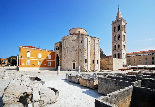 Ferienhaus in Zadar - Ferienhaus in Zadar mit Balkon, Klimaanlage, W-LAN, Waschmaschine (4576-1) Ferienhaus in Zadar - Ferienhaus in Zadar mit Balkon, Klimaanlage, W-LAN, Waschmaschine (4576-1)