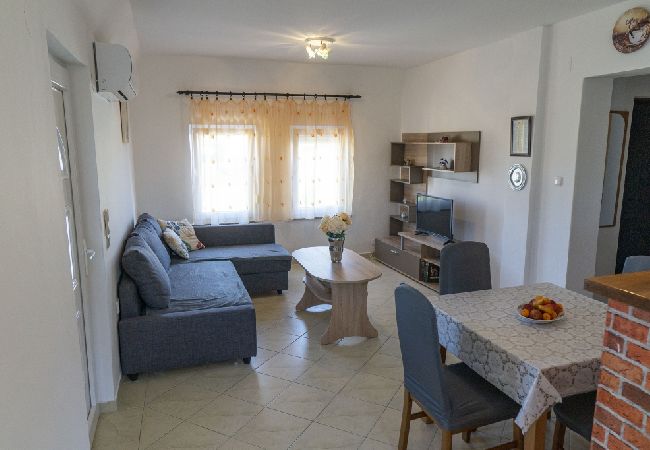 Ferienwohnung in Vir - Ferienwohnung in Vir mit Terrasse, Klimaanlage, W-LAN (4592-1) Ferienwohnung in Vir - Ferienwohnung in Vir mit Terrasse, Klimaanlage, W-LAN (4592-1)