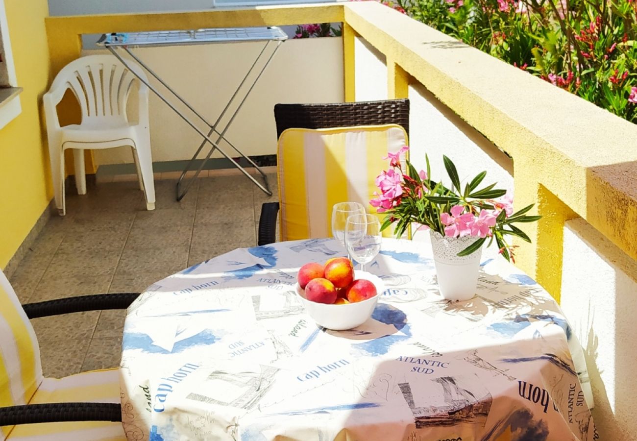 Ferienwohnung in Vir - Ferienwohnung in Vir mit Terrasse, Klimaanlage, W-LAN (4594-1)