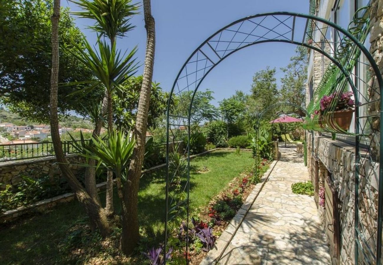 Studio in Ražanj - Studioapartment in Ražanj mit Terrasse, Klimaanlage, W-LAN (4597-1)