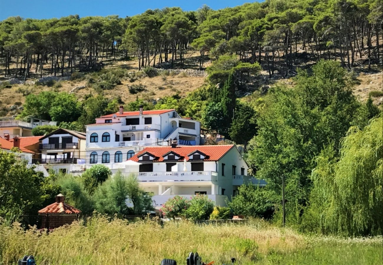 Ferienwohnung in Lopar - Ferienwohnung in Lopar mit Meerblick, Terrasse, Klimaanlage, W-LAN (4607-1)