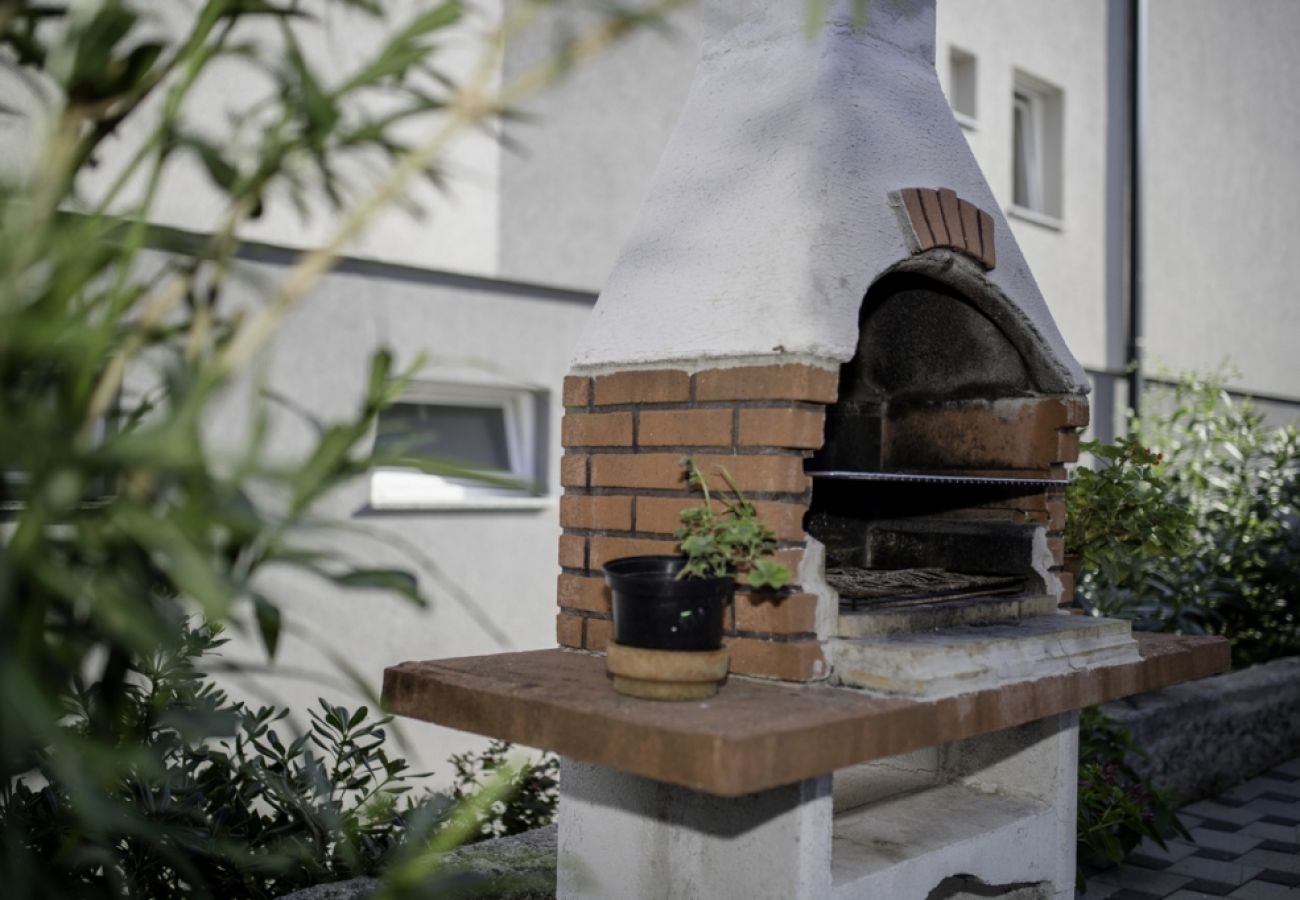 Ferienwohnung in Lopar - Ferienwohnung in Lopar mit Terrasse, Klimaanlage, W-LAN, Spülmaschine (4612-1)