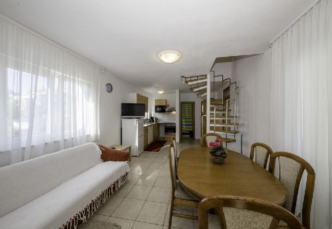 Ferienwohnung in Lopar - Ferienwohnung in Lopar mit Terrasse, Klimaanlage, W-LAN, Waschmaschine (4612-4) Ferienwohnung in Lopar - Ferienwohnung in Lopar mit Terrasse, Klimaanlage, W-LAN, Waschmaschine (4612-4)