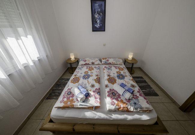 Ferienwohnung in Lopar - Ferienwohnung in Lopar mit Terrasse, Klimaanlage, W-LAN, Waschmaschine (4612-4) Ferienwohnung in Lopar - Ferienwohnung in Lopar mit Terrasse, Klimaanlage, W-LAN, Waschmaschine (4612-4)