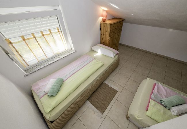 Ferienwohnung in Lopar - Ferienwohnung in Lopar mit Terrasse, Klimaanlage, W-LAN, Waschmaschine (4612-4) Ferienwohnung in Lopar - Ferienwohnung in Lopar mit Terrasse, Klimaanlage, W-LAN, Waschmaschine (4612-4)