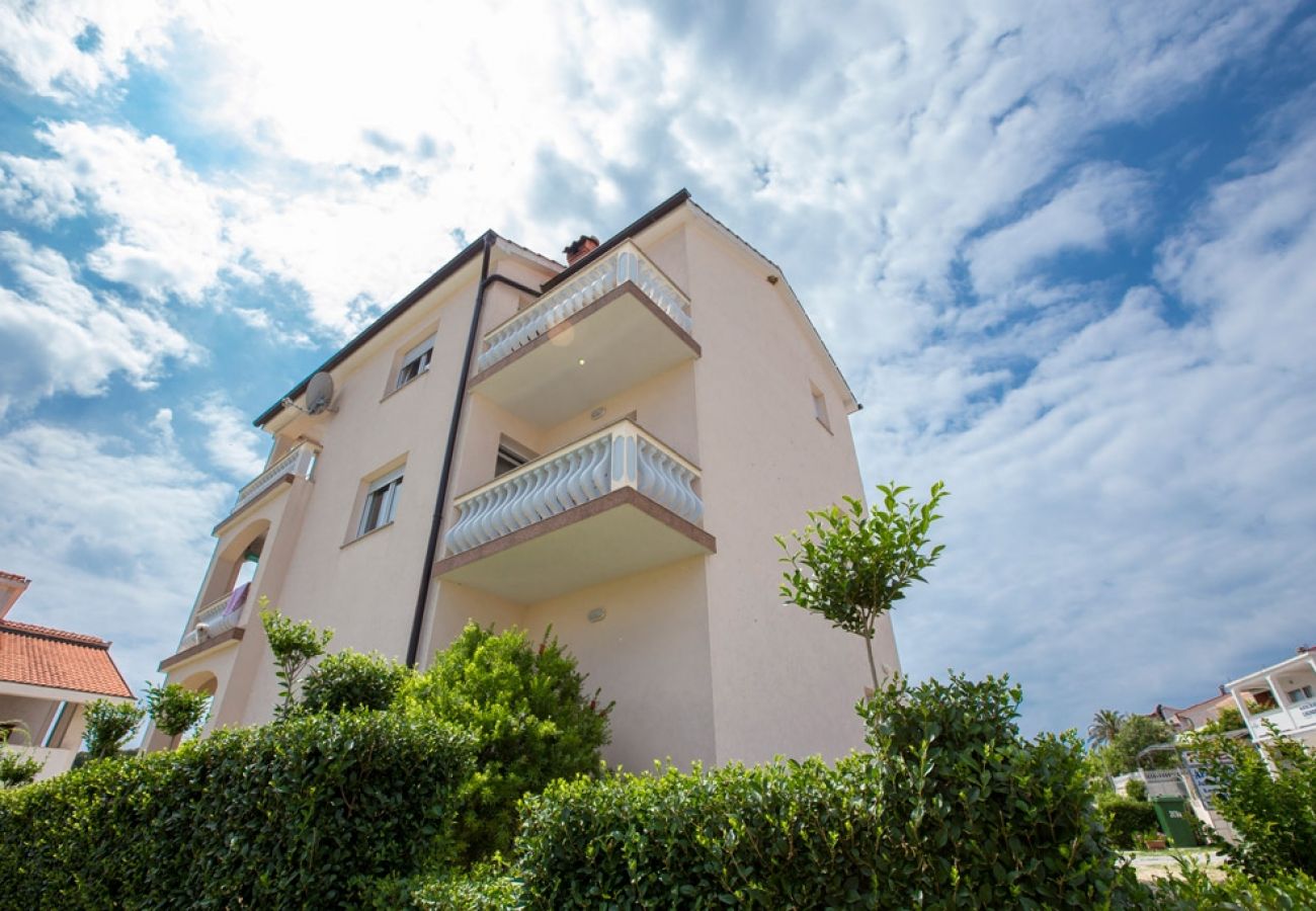 Ferienwohnung in Lopar - Ferienwohnung in Lopar mit Terrasse, Klimaanlage, W-LAN, Waschmaschine (4619-1)