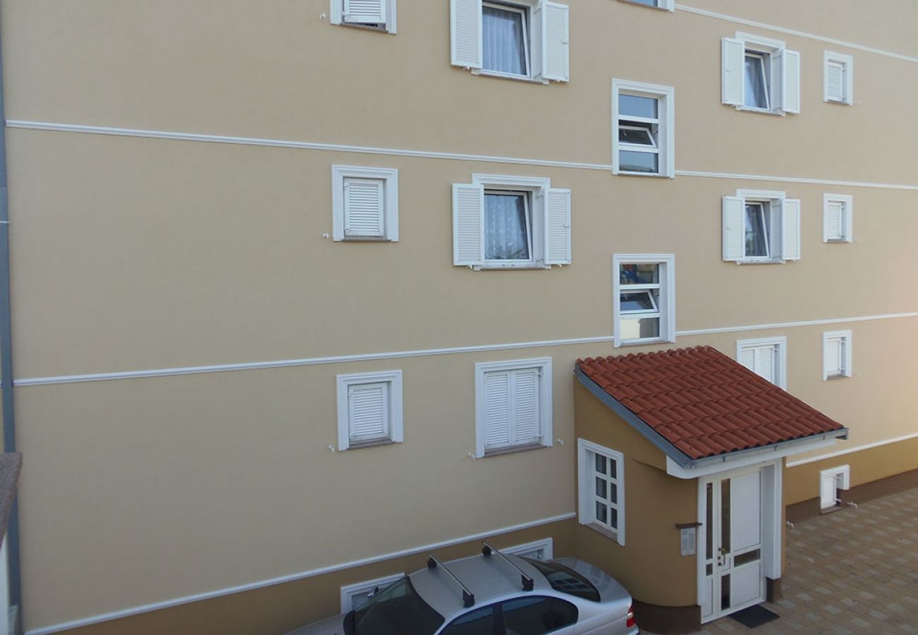 Ferienwohnung in Dramalj - Ferienwohnung in Dramalj mit Meerblick, Balkon, Klimaanlage, W-LAN (4623-1)