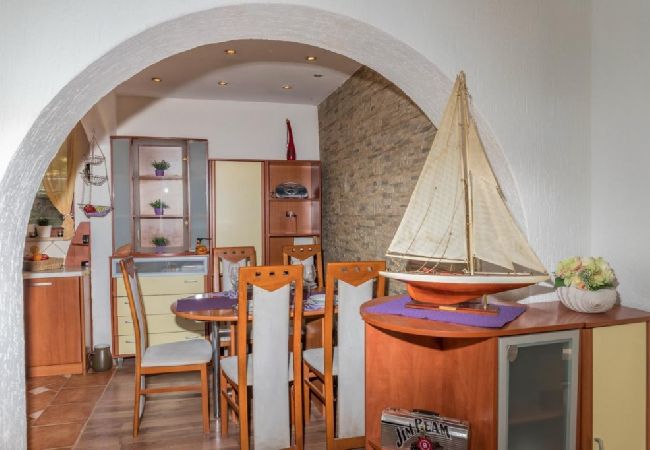 Ferienwohnung in Crikvenica - Ferienwohnung in Crikvenica mit Meerblick, Terrasse, Klimaanlage, W-LAN (4628-4) Ferienwohnung in Crikvenica - Ferienwohnung in Crikvenica mit Meerblick, Terrasse, Klimaanlage, W-LAN (4628-4)