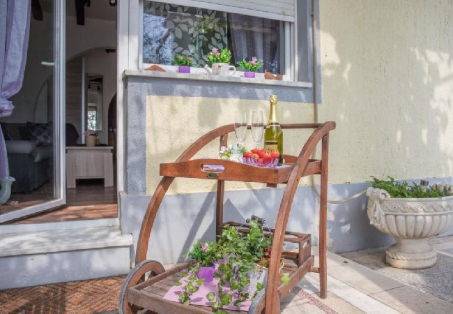 Ferienwohnung in Crikvenica - Ferienwohnung in Crikvenica mit Meerblick, Terrasse, Klimaanlage, W-LAN (4628-4) Ferienwohnung in Crikvenica - Ferienwohnung in Crikvenica mit Meerblick, Terrasse, Klimaanlage, W-LAN (4628-4)