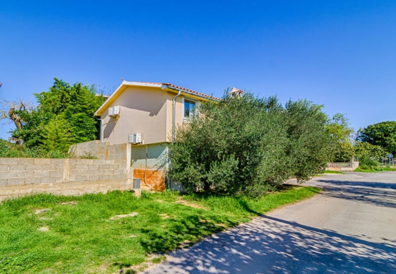 Ferienwohnung in Medulin - Ferienwohnung in Medulin mit Terrasse, Klimaanlage, W-LAN (4634-1)