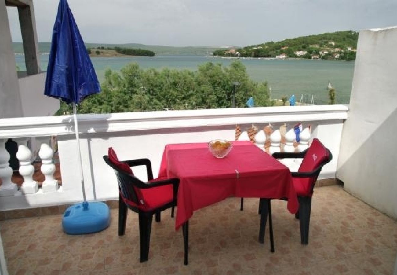 Studio in Pašman - Studioapartment in Pašman mit Meerblick, Balkon, Klimaanlage, W-LAN (4650-1)