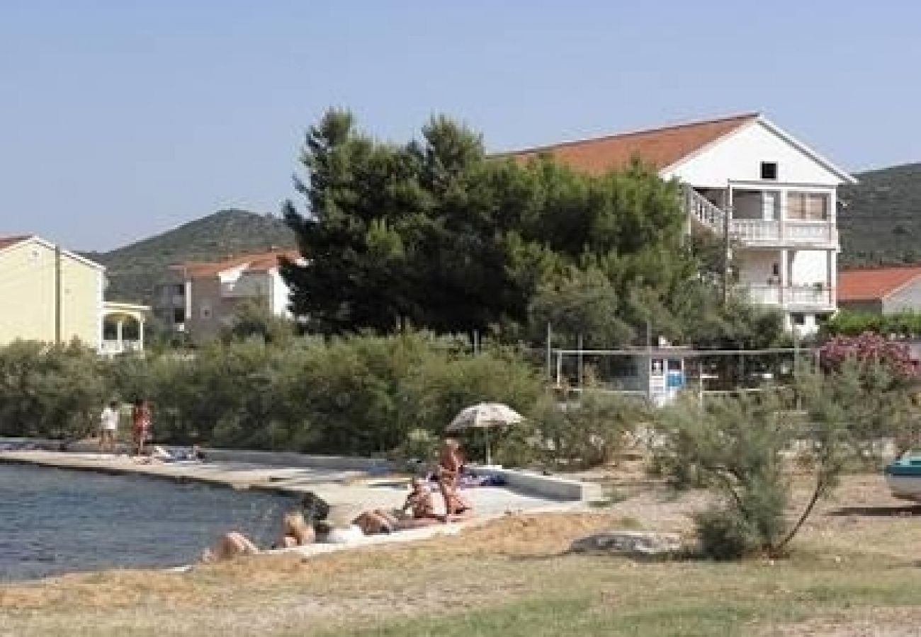 Ferienwohnung in Pašman - Ferienwohnung in Pašman mit Meerblick, Terrasse, Klimaanlage, W-LAN (4650-2)