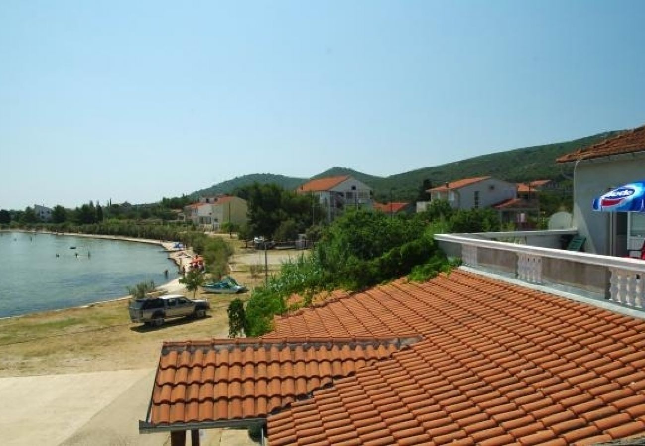 Ferienwohnung in Pašman - Ferienwohnung in Pašman mit Meerblick, Terrasse, Klimaanlage, W-LAN (4650-2)