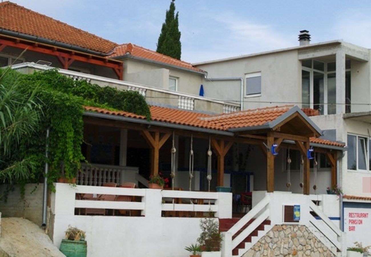 Ferienwohnung in Pašman - Ferienwohnung in Pašman mit Meerblick, Terrasse, Klimaanlage, W-LAN (4650-2)