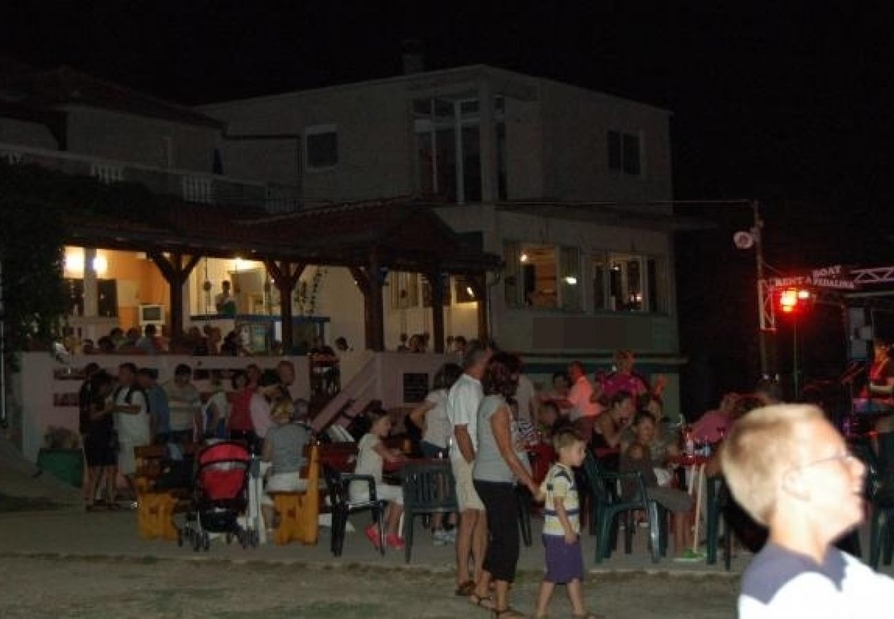 Ferienwohnung in Pašman - Ferienwohnung in Pašman mit Meerblick, Terrasse, Klimaanlage, W-LAN (4650-2)