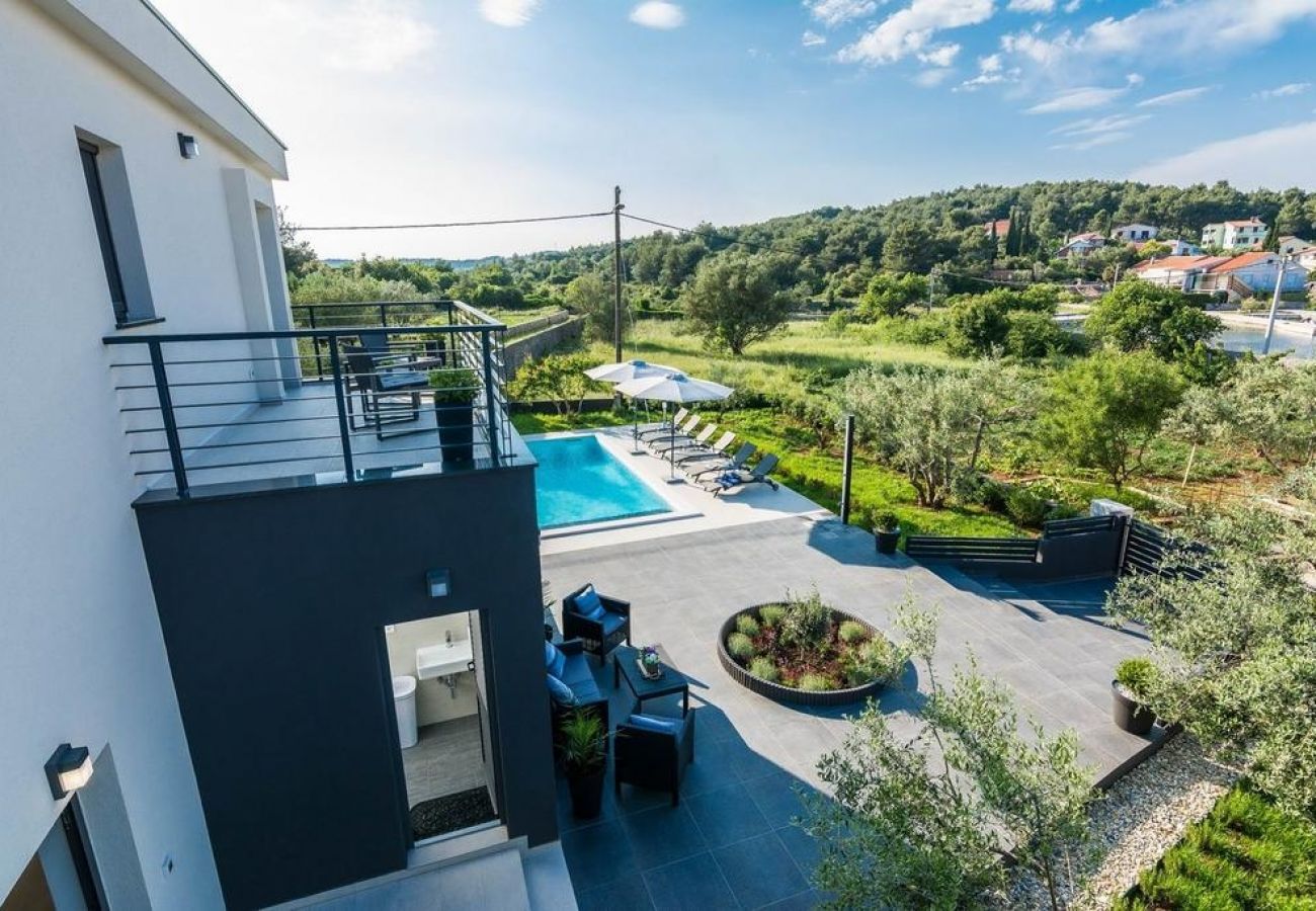 Ferienhaus in Ždrelac - Ferienhaus in Ždrelac mit Meerblick, Terrasse, Klimaanlage, W-LAN (4652-1)