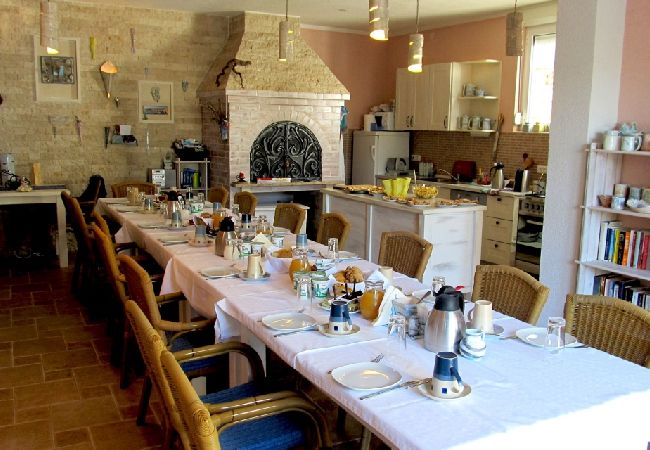 Ferienwohnung in Trogir - Ferienwohnung in Trogir mit Meerblick, Terrasse, Klimaanlage, W-LAN (4655-1) Ferienwohnung in Trogir - Ferienwohnung in Trogir mit Meerblick, Terrasse, Klimaanlage, W-LAN (4655-1)