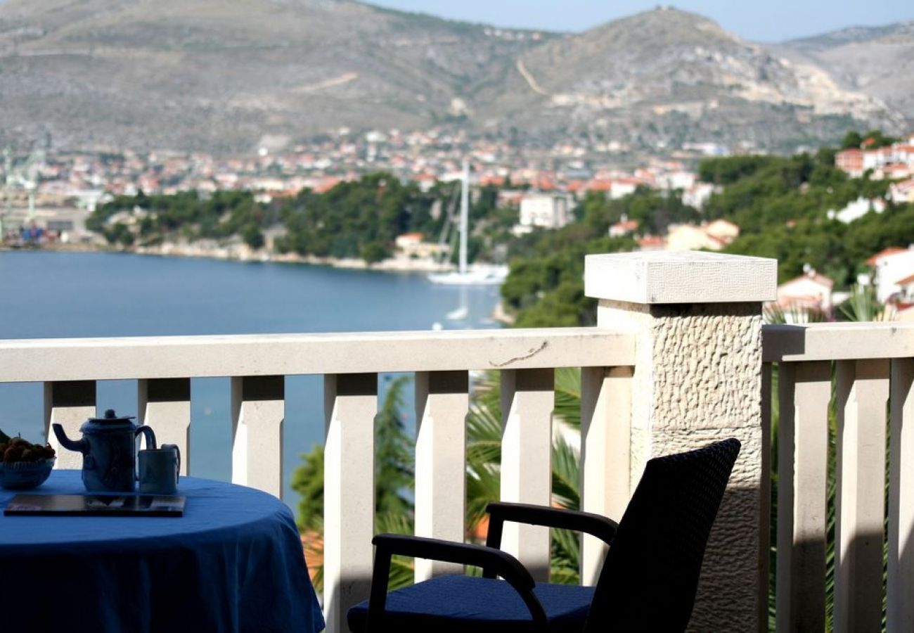 Ferienwohnung in Trogir - Ferienwohnung in Trogir mit Meerblick, Terrasse, Klimaanlage, W-LAN (4655-2)