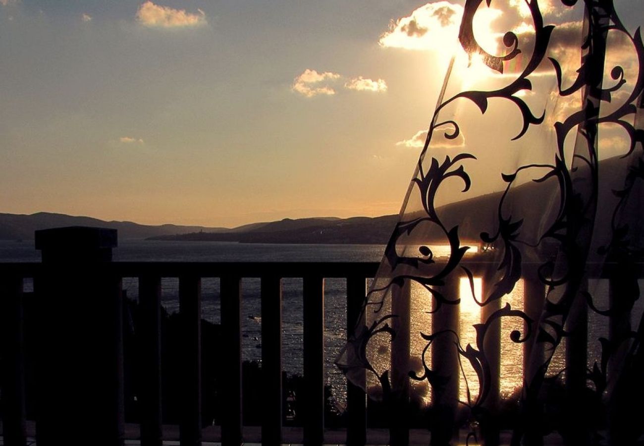 Ferienwohnung in Trogir - Ferienwohnung in Trogir mit Meerblick, Terrasse, Klimaanlage, W-LAN (4655-2)