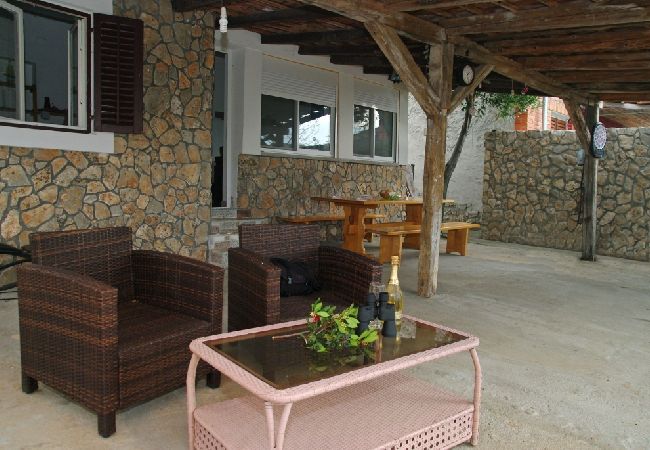 Ferienhaus in Pašman - Robinsonhaus in Pašman mit Meerblick, Terrasse, Klimaanlage, W-LAN (4654-1) Ferienhaus in Pašman - Robinsonhaus in Pašman mit Meerblick, Terrasse, Klimaanlage, W-LAN (4654-1)