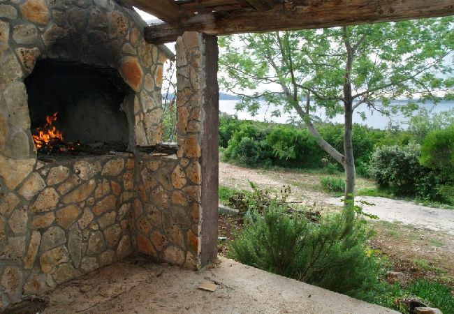 Ferienhaus in Pašman - Robinsonhaus in Pašman mit Meerblick, Terrasse, Klimaanlage, W-LAN (4654-1) Ferienhaus in Pašman - Robinsonhaus in Pašman mit Meerblick, Terrasse, Klimaanlage, W-LAN (4654-1)