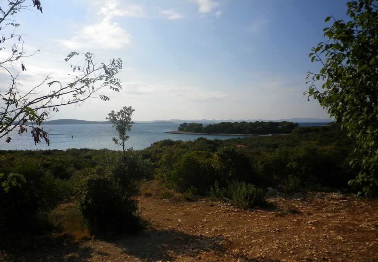 Ferienhaus in Pašman - Robinsonhaus in Pašman mit Meerblick, Terrasse, Klimaanlage, W-LAN (4654-1)