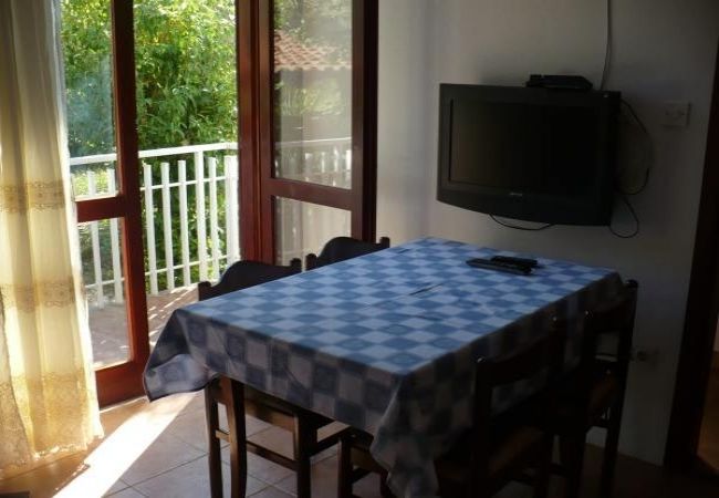 Ferienwohnung in Nevidane - Ferienwohnung in Neviđane mit Meerblick, Balkon, Klimaanlage, W-LAN (4663-3) Ferienwohnung in Nevidane - Ferienwohnung in Neviđane mit Meerblick, Balkon, Klimaanlage, W-LAN (4663-3)