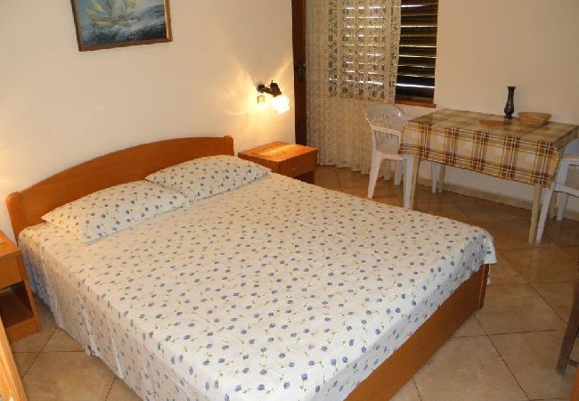 Ferienwohnung in Orebic - Ferienwohnung in Orebić mit Meerblick, Terrasse, Klimaanlage, W-LAN (4669-2) Ferienwohnung in Orebic - Ferienwohnung in Orebić mit Meerblick, Terrasse, Klimaanlage, W-LAN (4669-2)