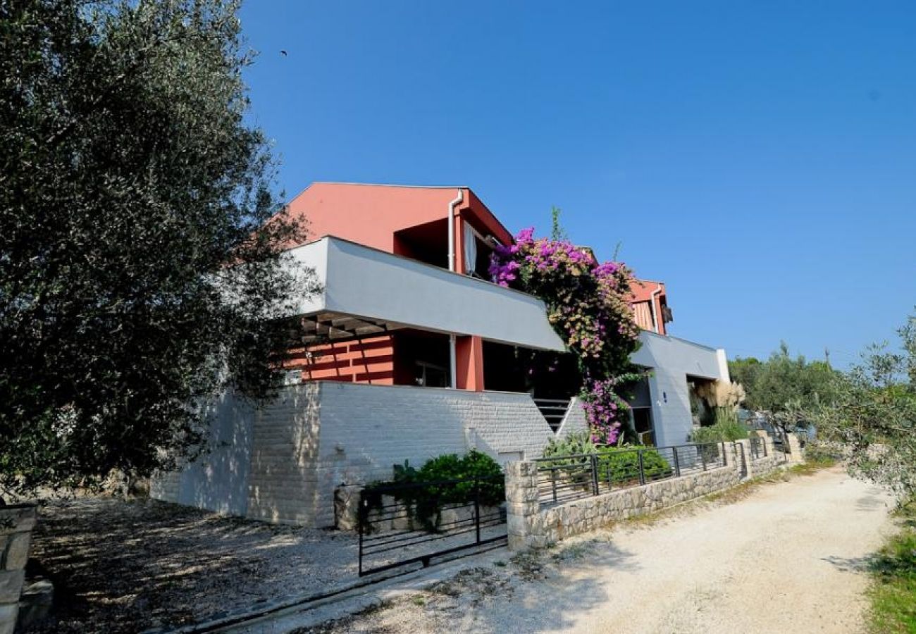 Ferienwohnung in Kali - Ferienwohnung in Kali mit Meerblick, Terrasse, Klimaanlage, W-LAN (4672-1)