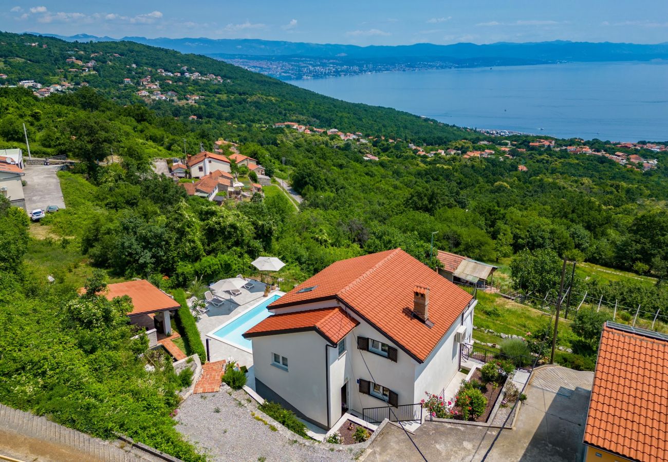 Ferienhaus in Icici - Ferienhaus in Ičići mit Meerblick, Balkon, Klimaanlage, W-LAN (4683-1)