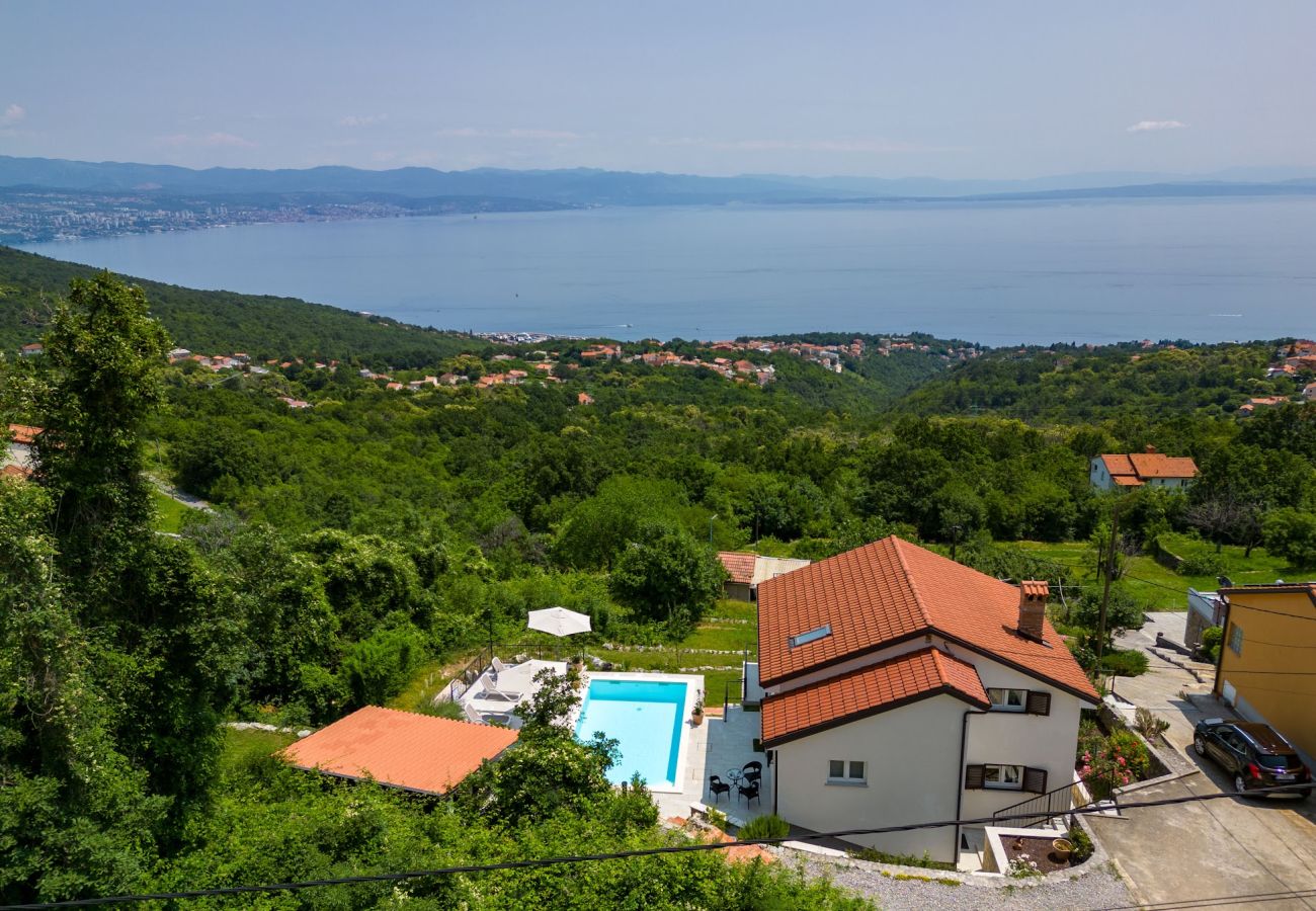 Ferienhaus in Icici - Ferienhaus in Ičići mit Meerblick, Balkon, Klimaanlage, W-LAN (4683-1)
