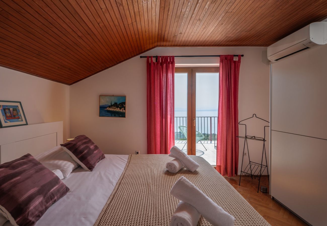 Ferienhaus in Icici - Ferienhaus in Ičići mit Meerblick, Balkon, Klimaanlage, W-LAN (4683-1)